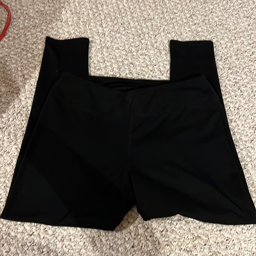 Nordstrom Rack black pants size L seam down back hit ankle.